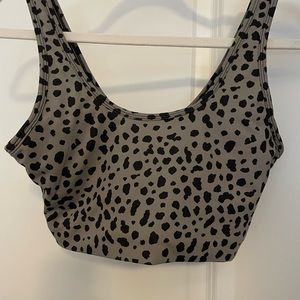 Snow leopard balance sports bra